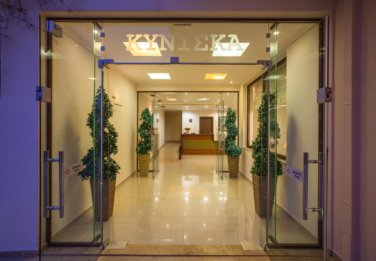 Kyniska Hotel Plítra Eksteriør billede